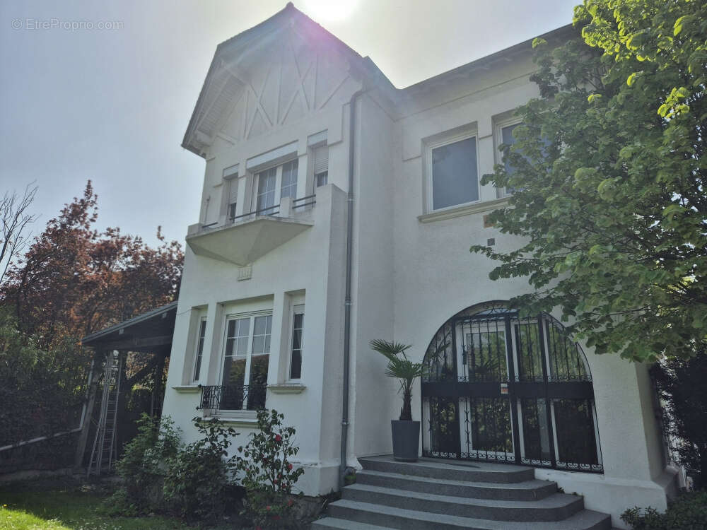 Maison à TREMBLAY-EN-FRANCE