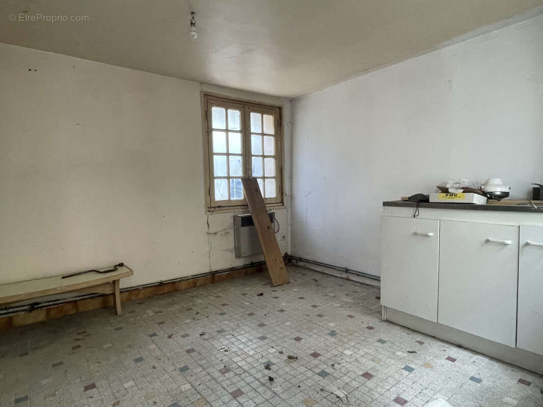 Maison a renover dans le quartier de marissel - photo 9