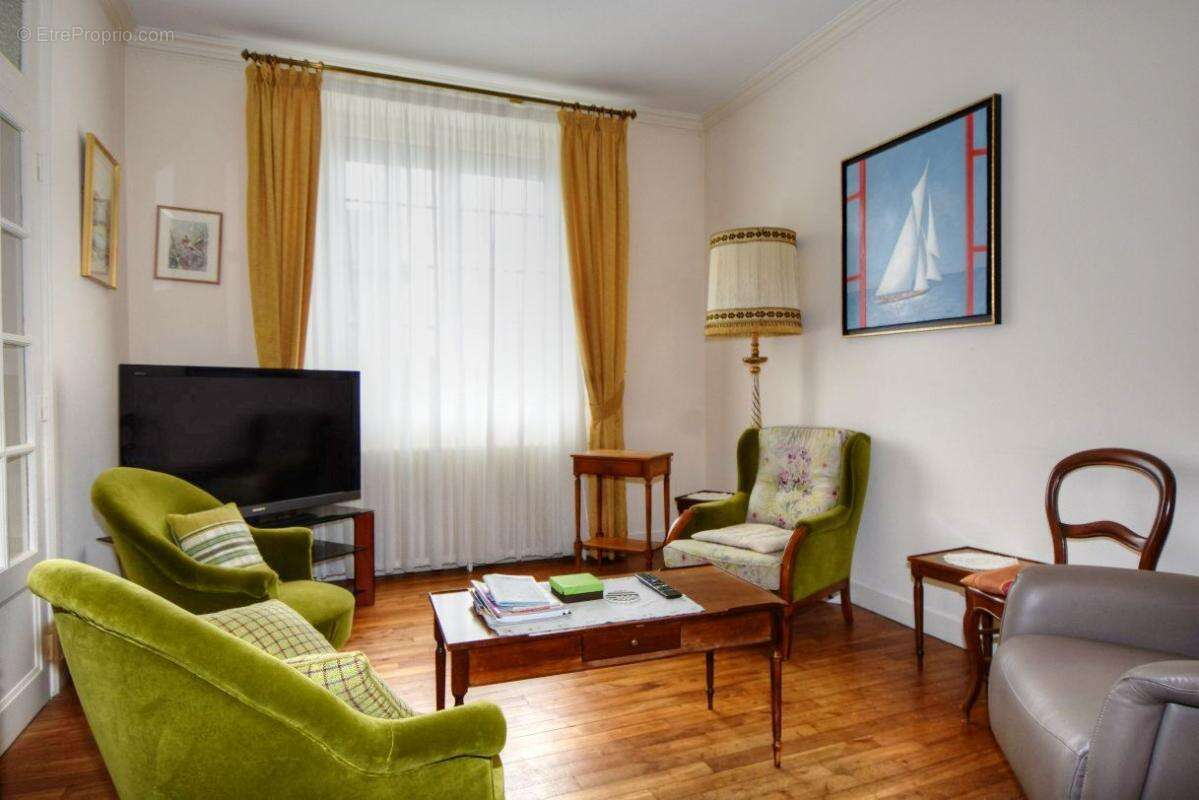 Maison avec partie indépendante à La Roche Jaudy  sur 2 000 m2 de terrain - photo 7