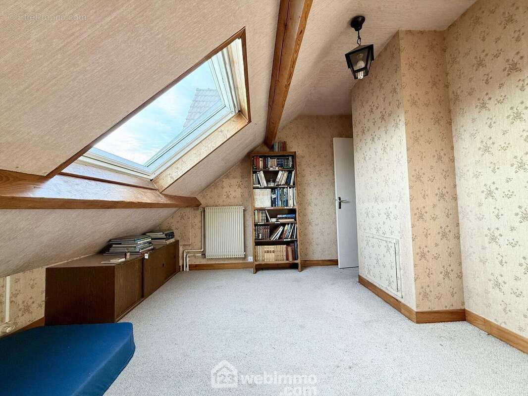 Maison à SAINTE-GENEVIEVE-DES-BOIS