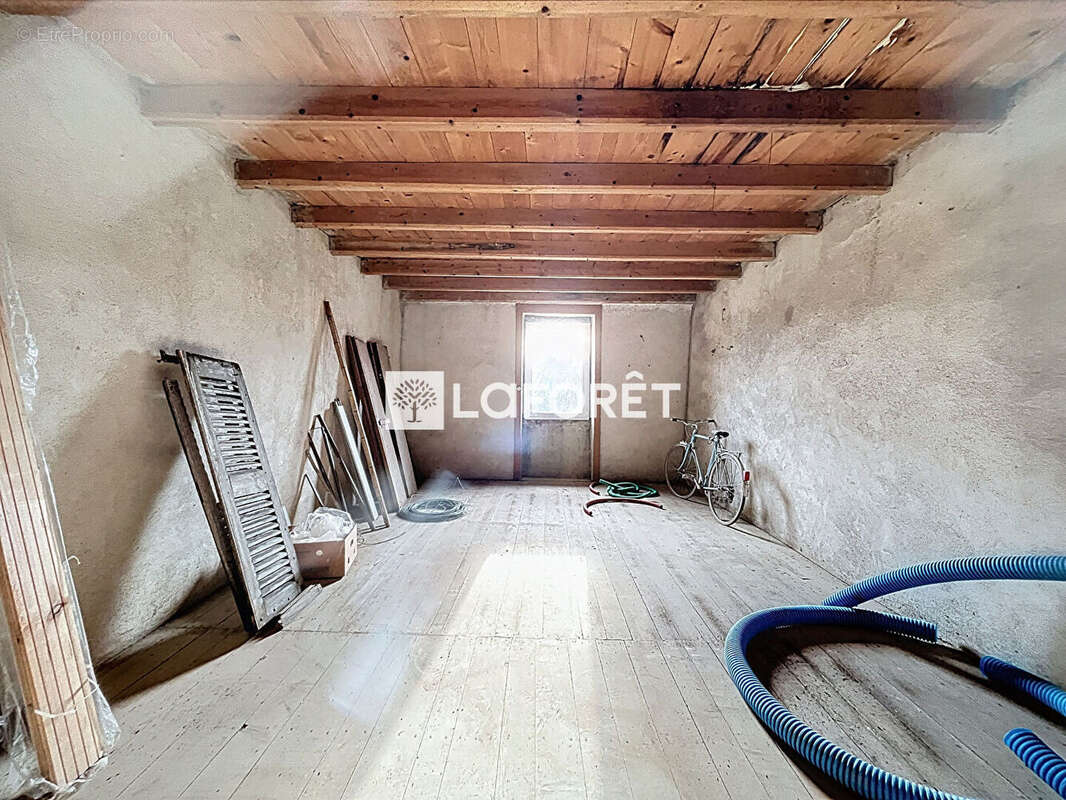 Maison à SAINT-JULIEN