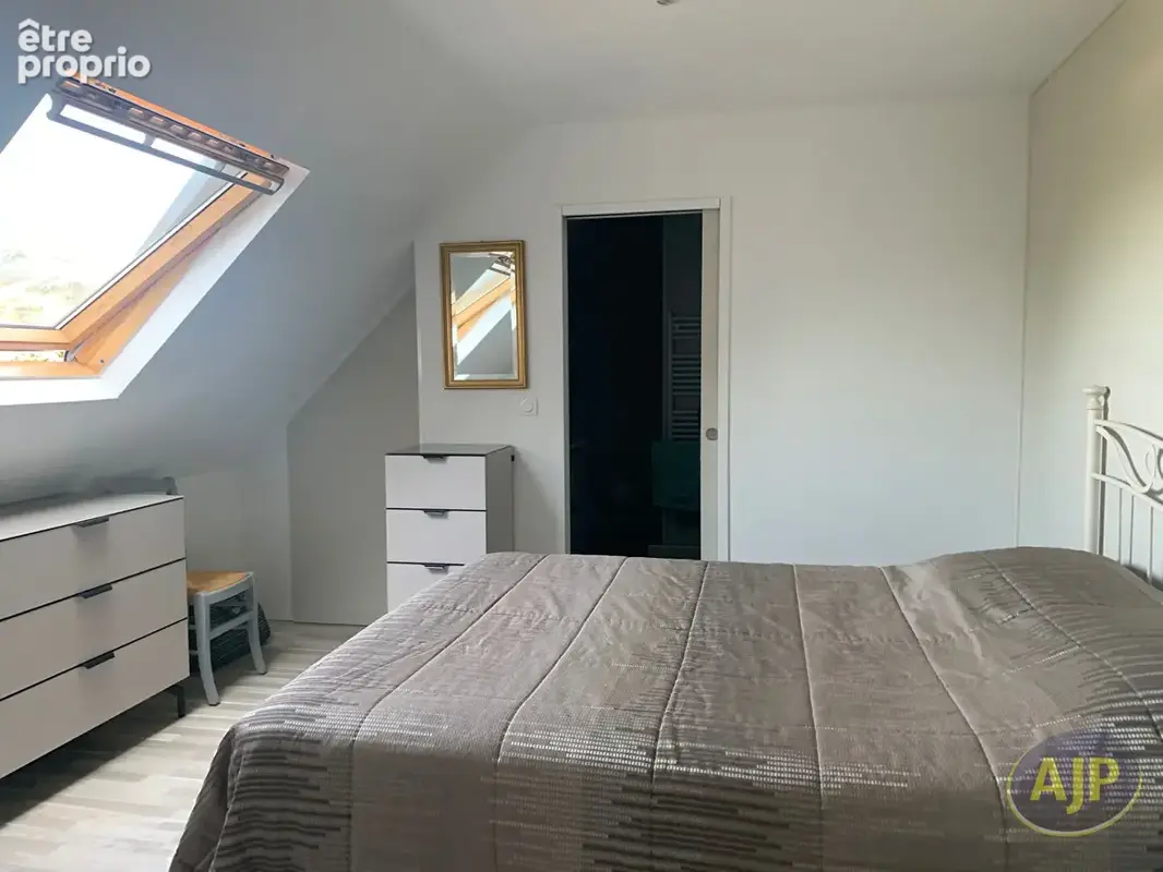 ST SEBASTIEN, T5 105 m² et 2 Garages - photo 7