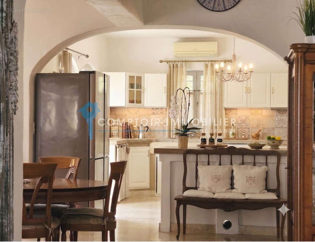 St remy de provence dpt (13)  a vendre propriete de 380m2 8 chambres , 2 piscines - photo 6