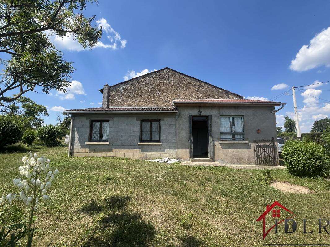 maison de village de type f6, 160 m2 sur un terrain de 2250 - photo 2
