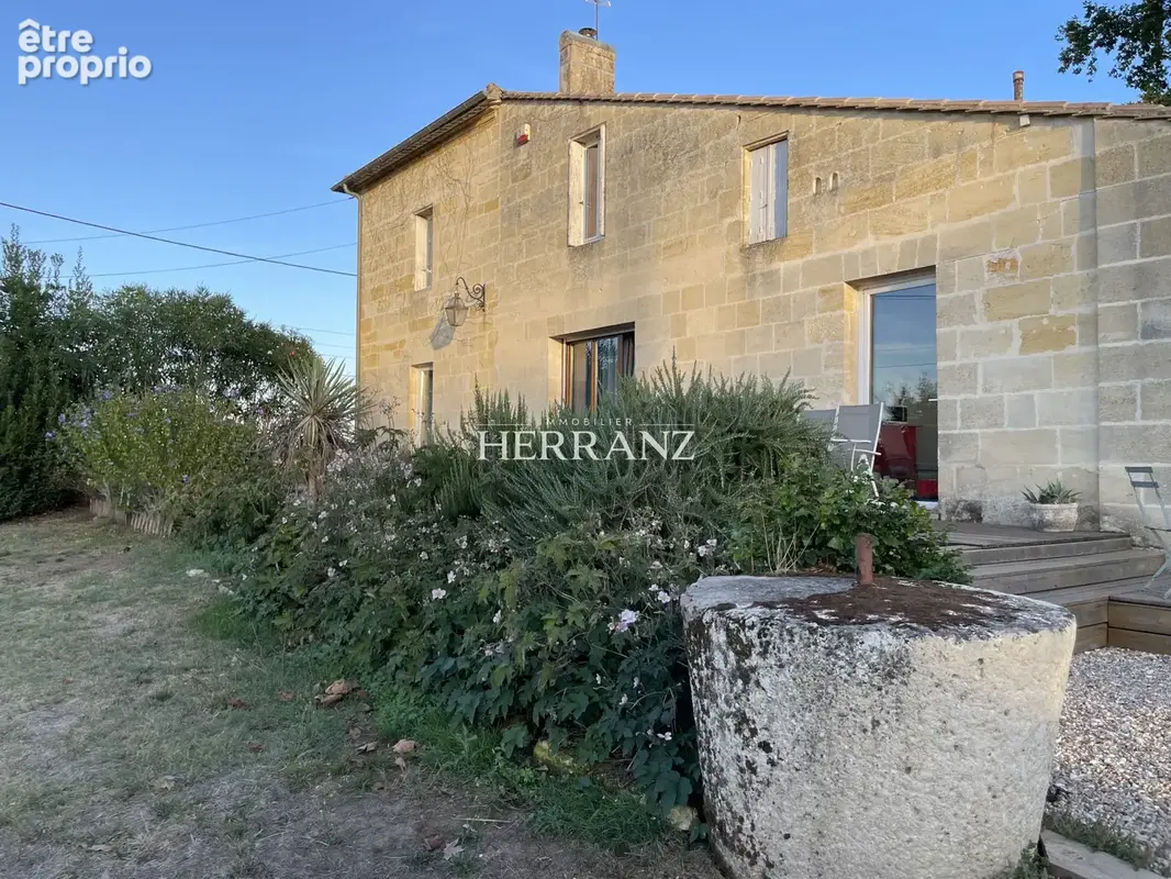 Maison en pierre de caractère avec dépendances et jardin arboré - Civrac sur Dordogne - photo 8