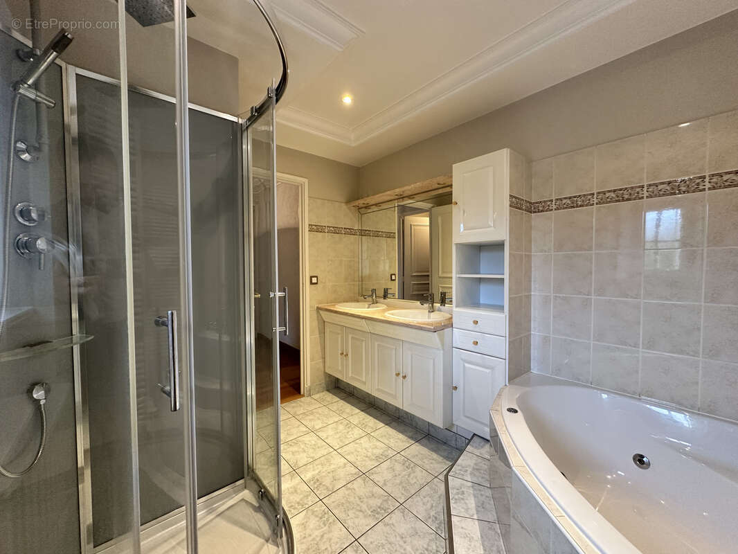 Maison à COULANS-SUR-GEE