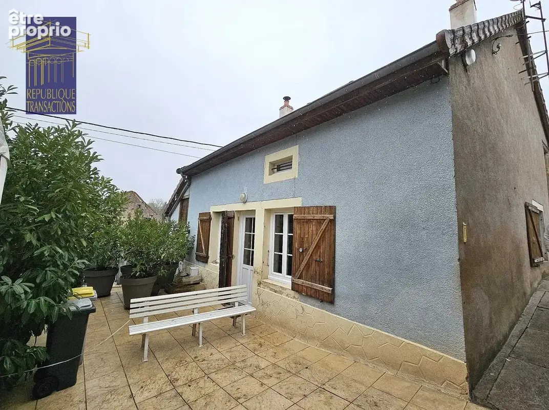 Jolie maison ancienne rénovée avec terrain et dépendance - photo 1
