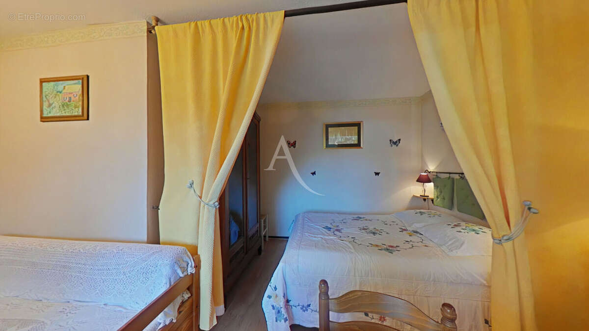 Appartement à GREOUX-LES-BAINS