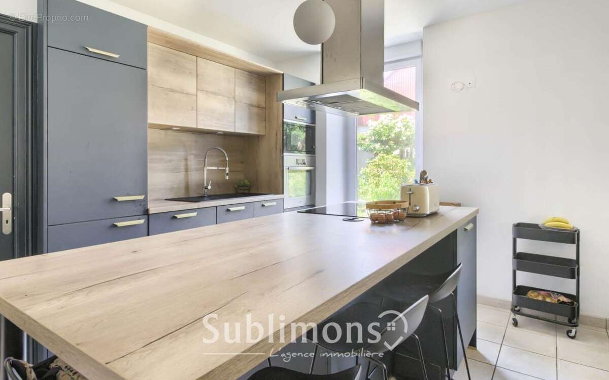 Maison à SAINT-MACAIRE-EN-MAUGES