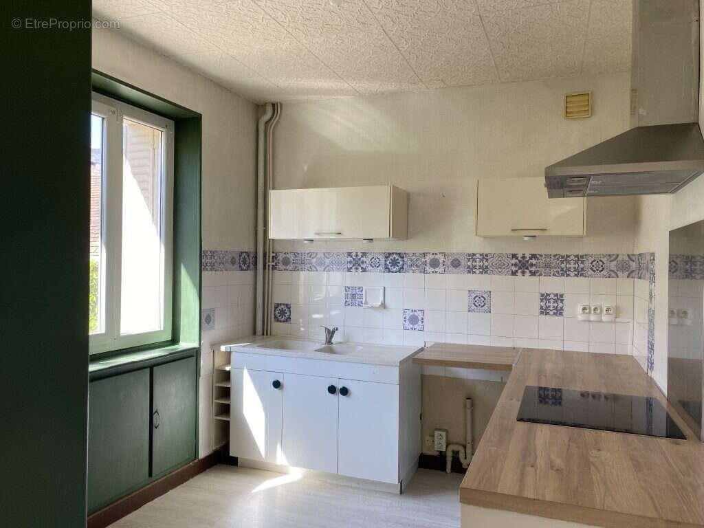  NIVEAU 1 - Maison à CHATEAUNEUF-LA-FORET