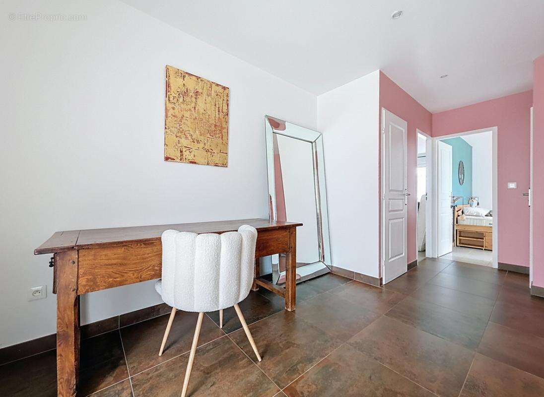 Appartement à LUZINAY
