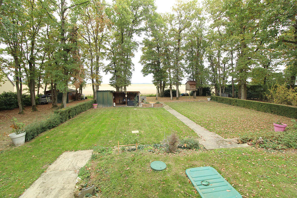 Maison à CHATEAUNEUF-EN-THYMERAIS