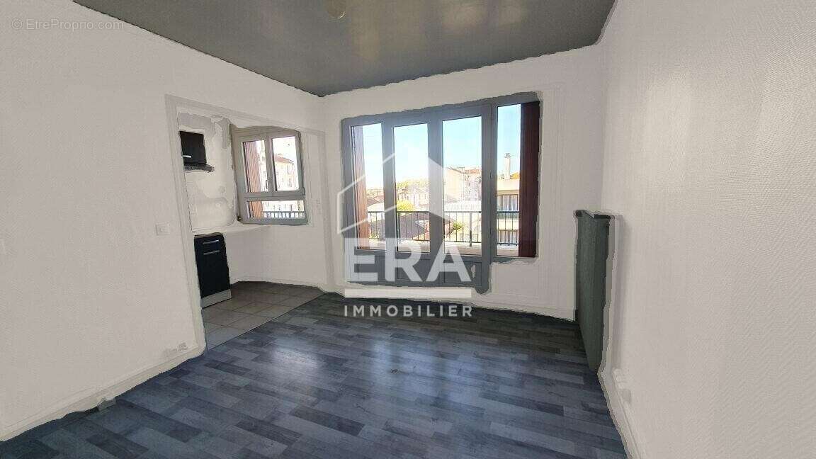 Appartement à SAINT-MAUR-DES-FOSSES