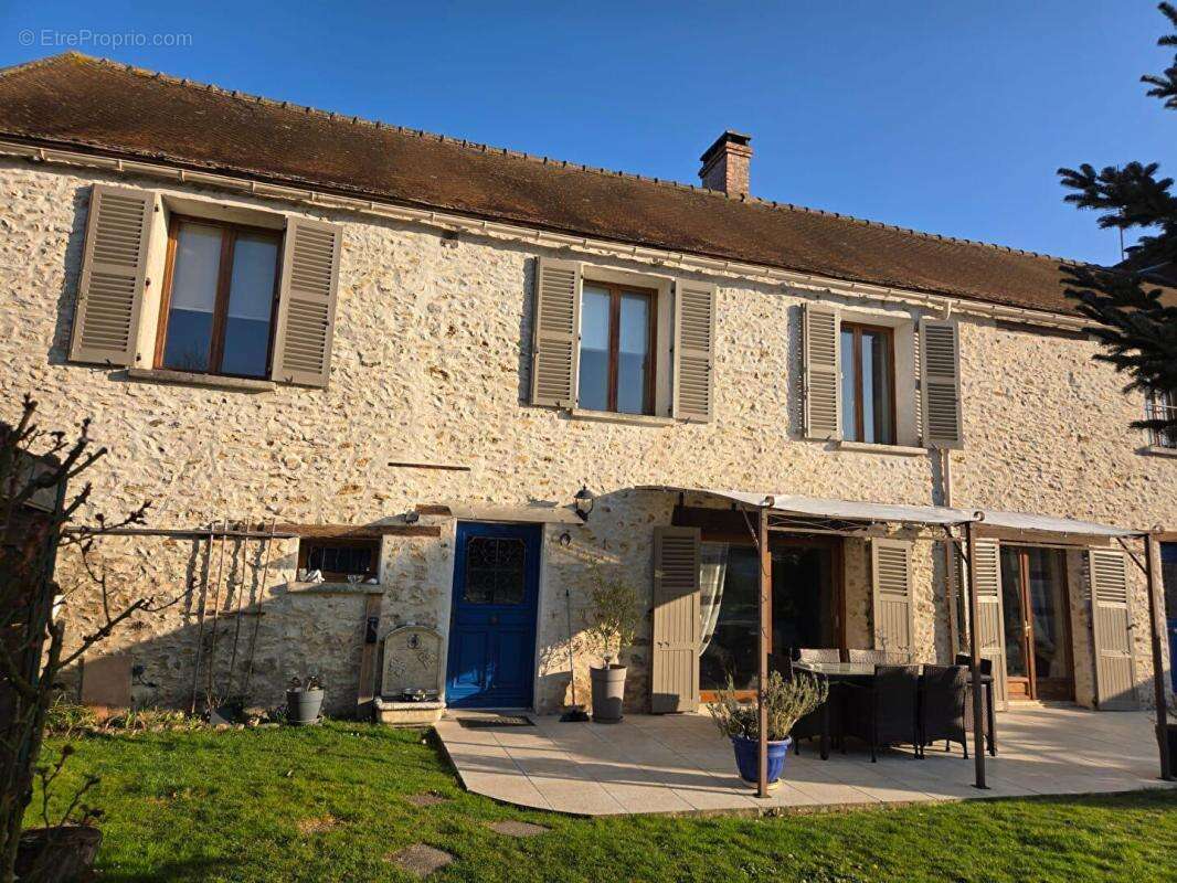Maison Bullion 8 pièces 253 m2 - photo 4
