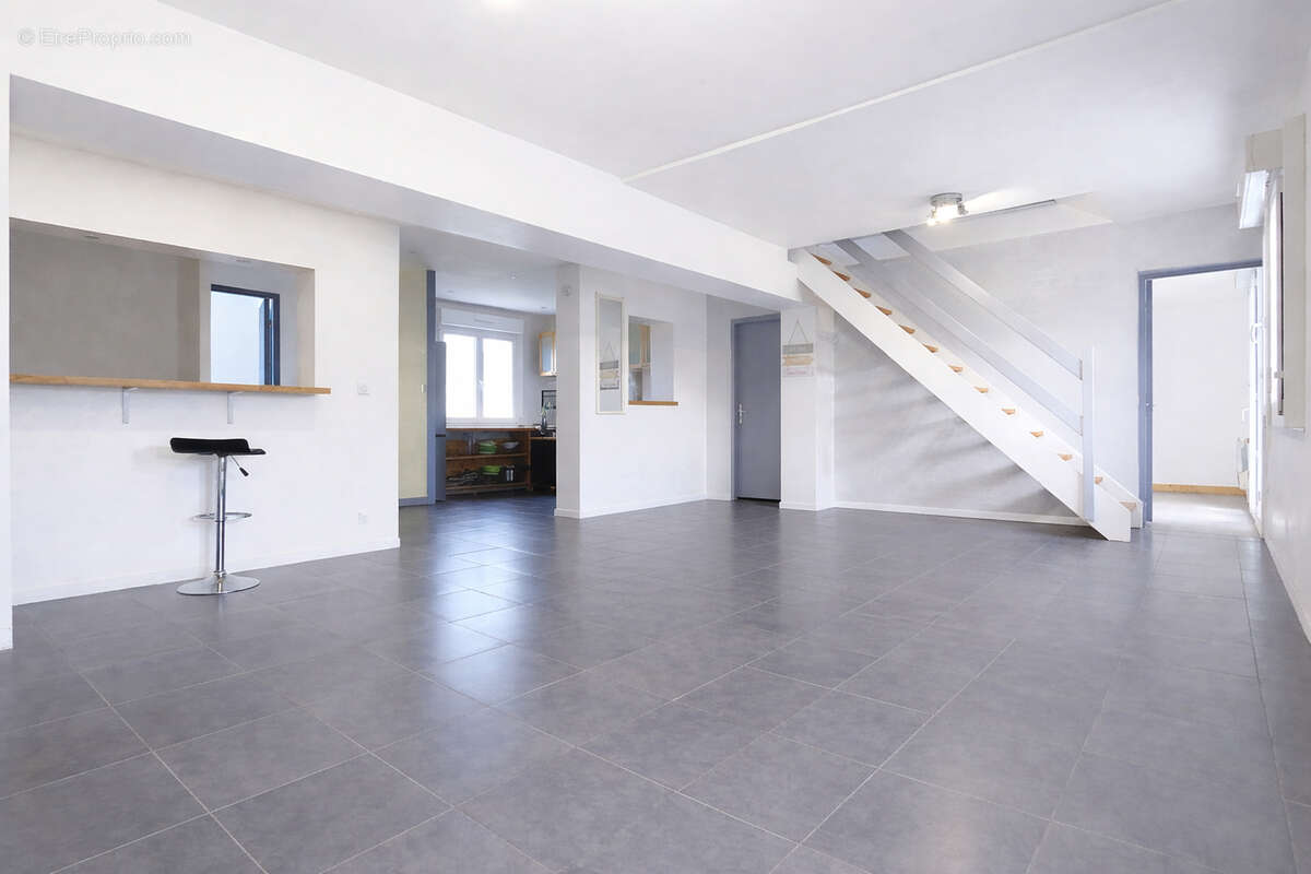 Maison à LAMPAUL-PLOUARZEL