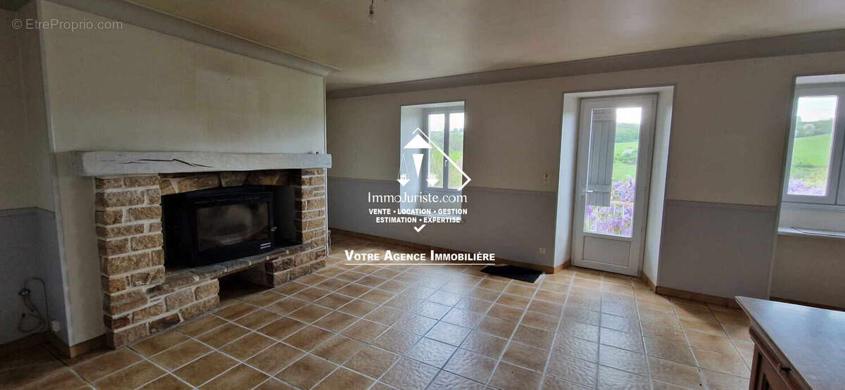 Maison à JUMILHAC-LE-GRAND