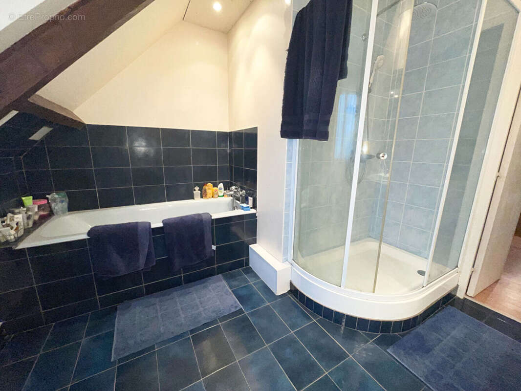 Maison à LE MESNIL-LE-ROI