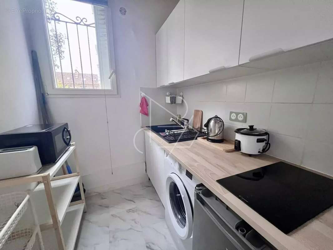 Appartement à COURBEVOIE