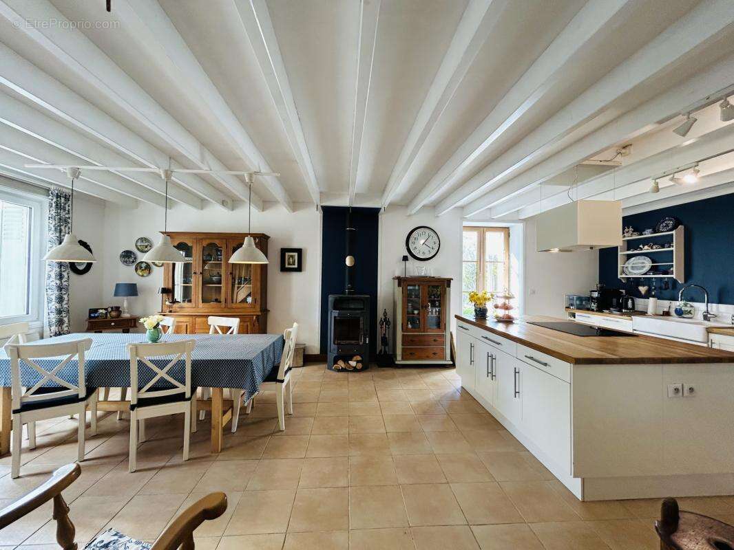 Maison à CHAMPAGNE-LE-SEC