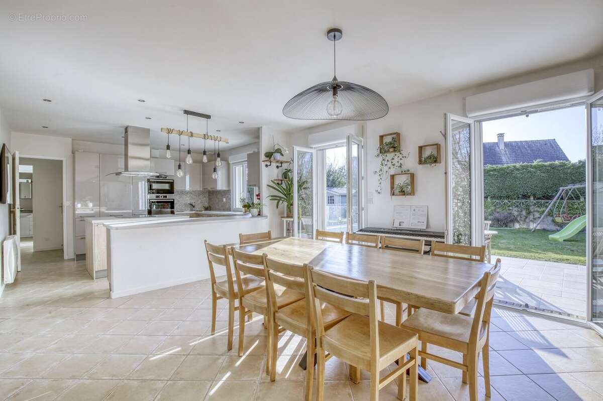 Maison à LES MOLIERES