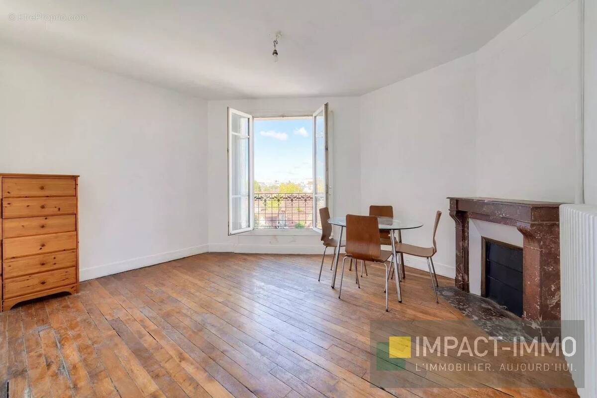 Appartement à COURBEVOIE