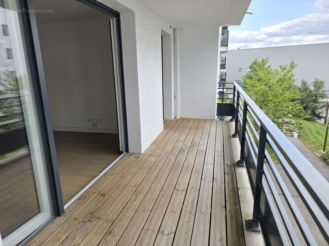 Talence forum t3 terrasse parking s.sol - photo 13