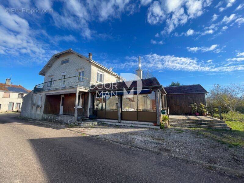 Maison à THOL-LES-MILLIERES