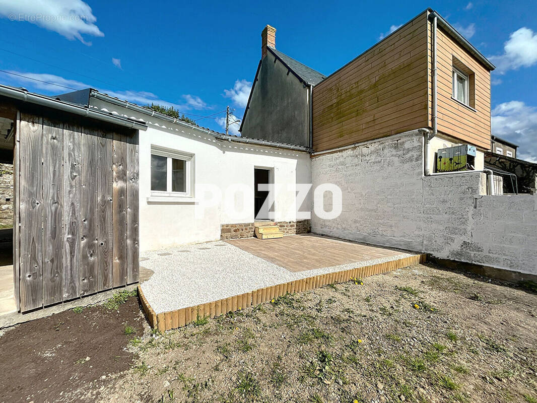 Maison à TESSY-SUR-VIRE