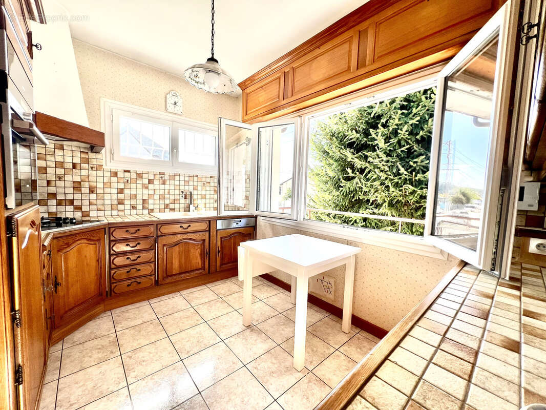 Maison à LA VILLE-DU-BOIS