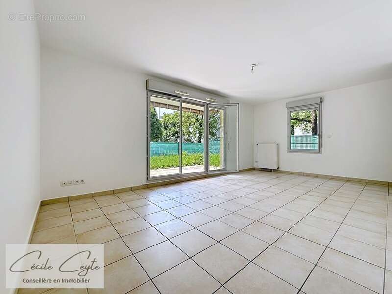 Appartement à MEYLAN