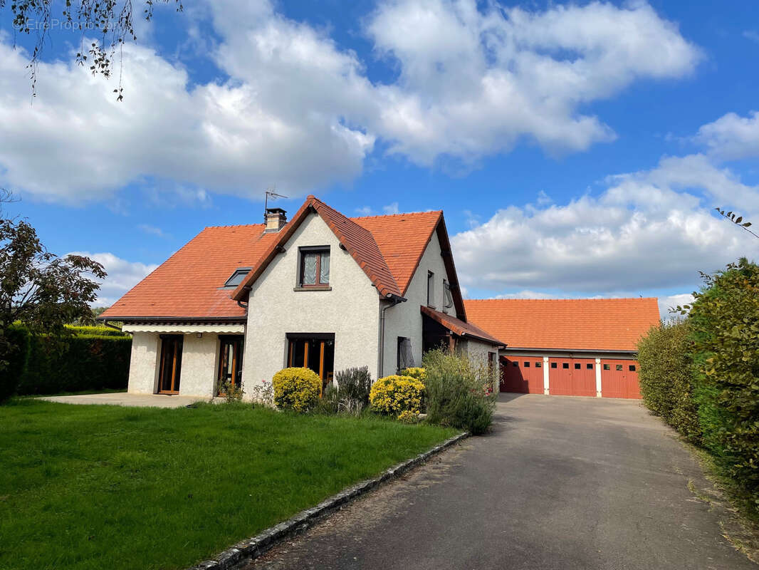 Maison à LESSARD-LE-NATIONAL
