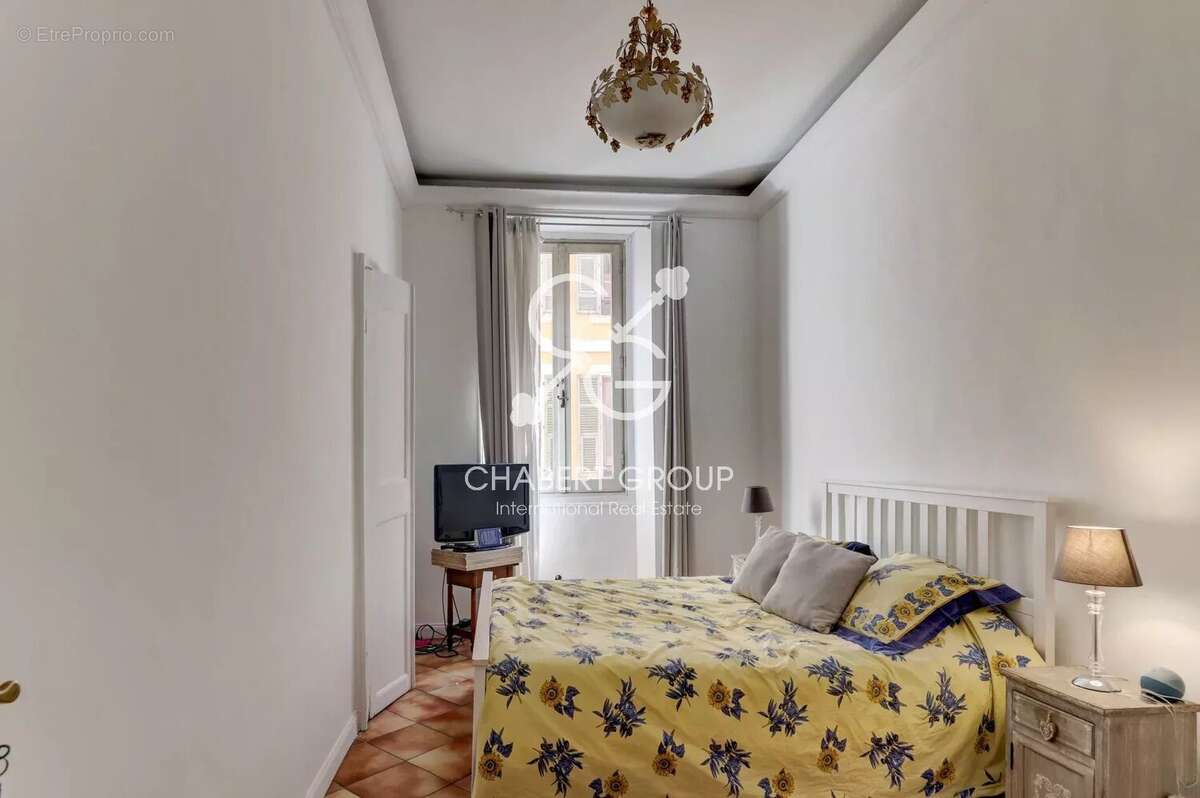 Nice vielle ville appartement 5 pieces 100 m² ascenseur balcon  cave - photo 5