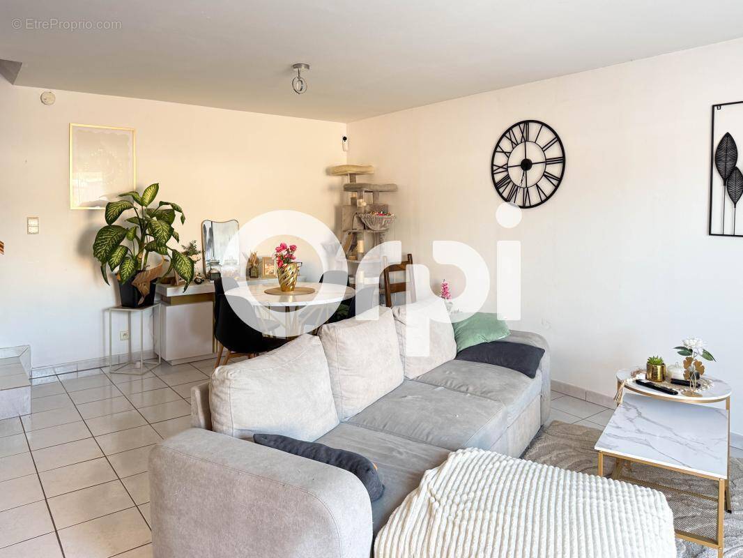 Maison à BUSSAC-SUR-CHARENTE
