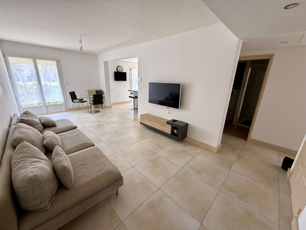 Appartement à SIX-FOURS-LES-PLAGES