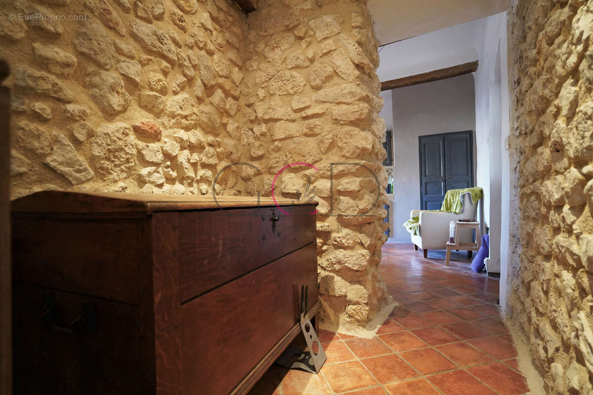 Maison à VENTABREN