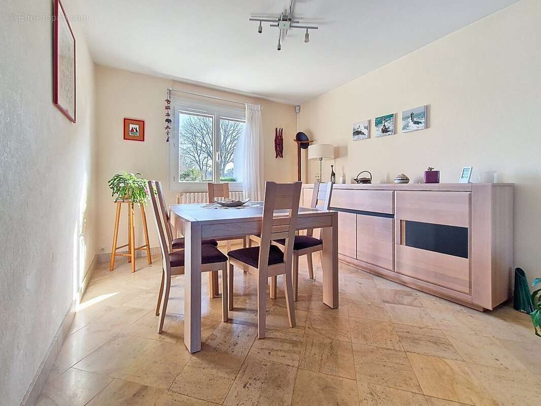 Maison à NOGENT-SUR-VERNISSON
