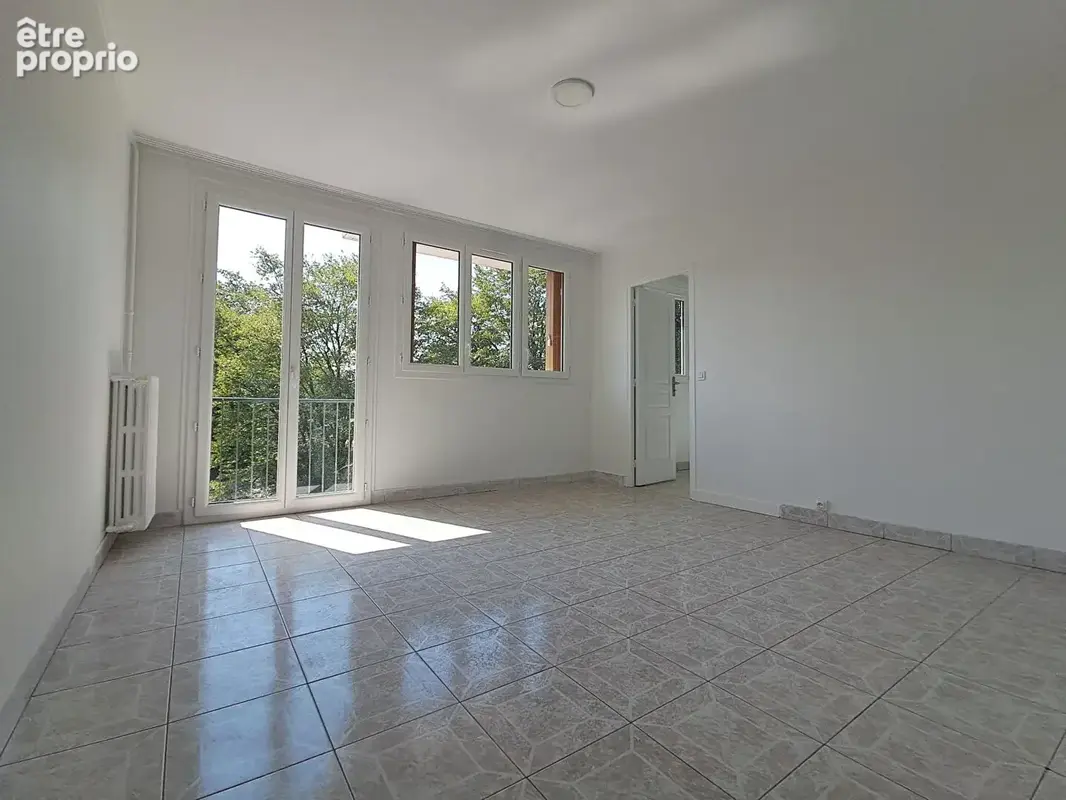 Appartement 4 pièces 69 m² · à Livry-Gargan · 68,9 m² · 180 000 €