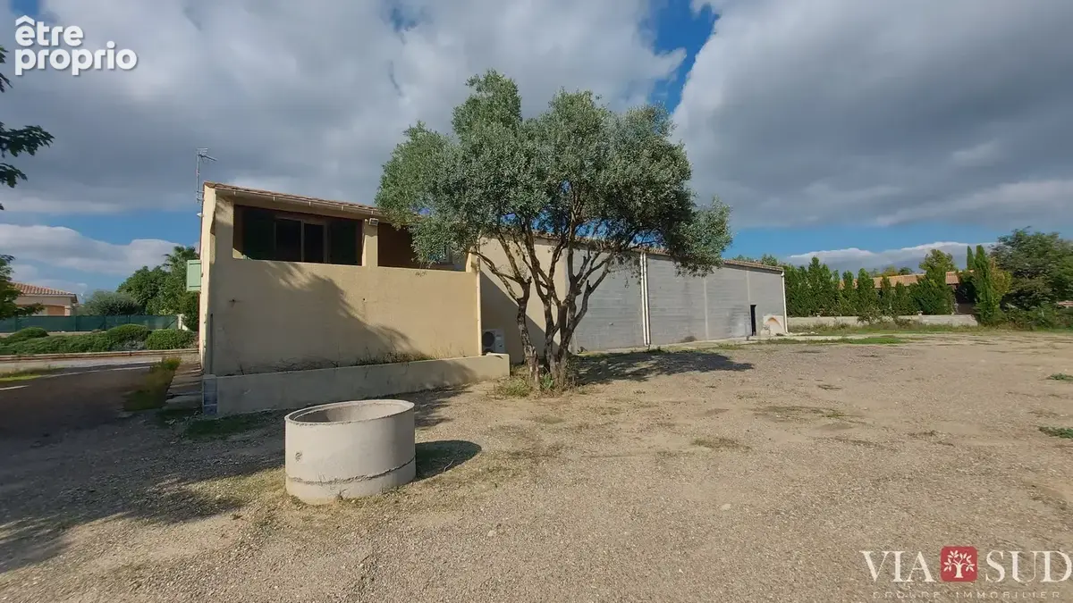 À puissalicon  une propriété atypique aux multiples possibilités ! - photo 2