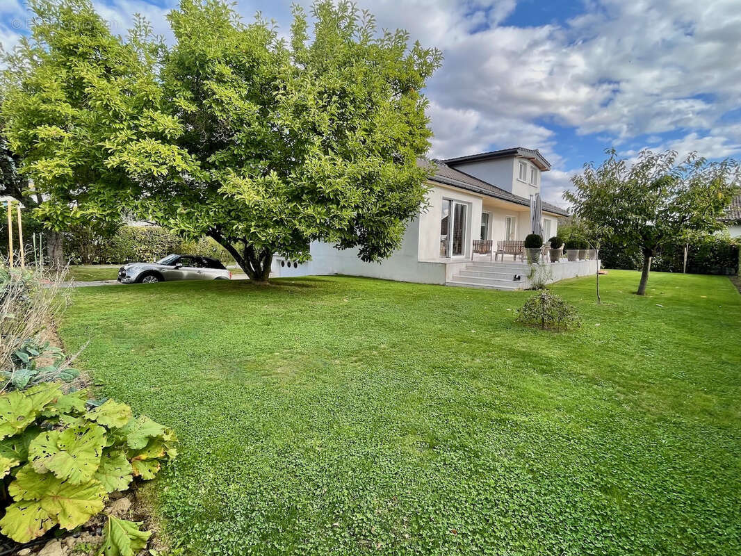 Maison à DIVONNE-LES-BAINS