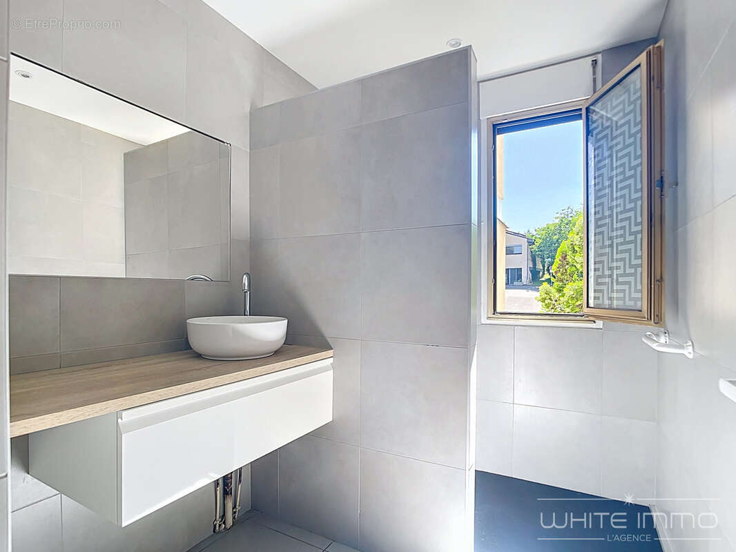 Appartement à SAINTE-FOY-LES-LYON