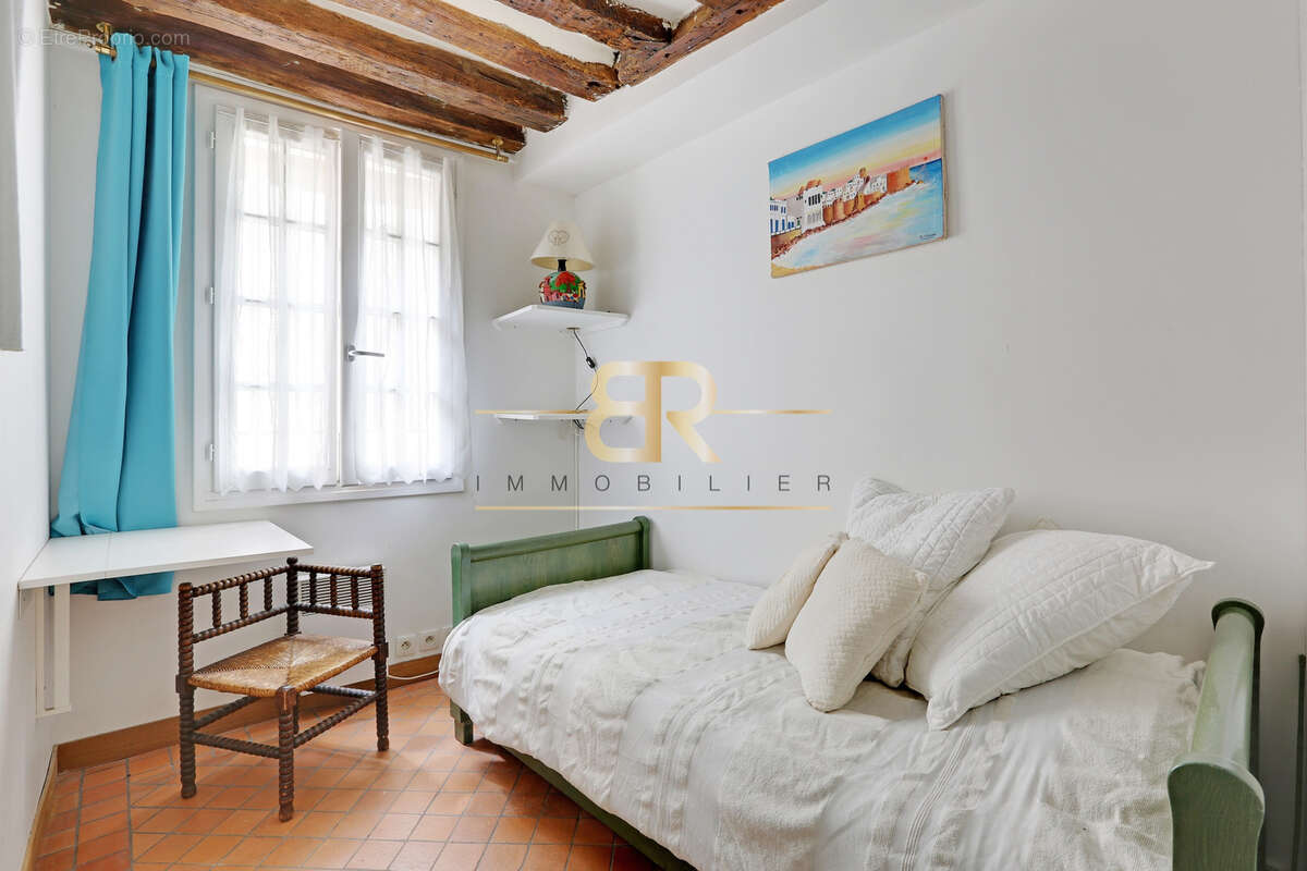 Appartement à PARIS-2E