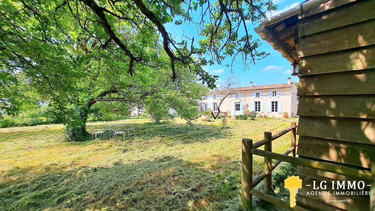 Maison à EPARGNES