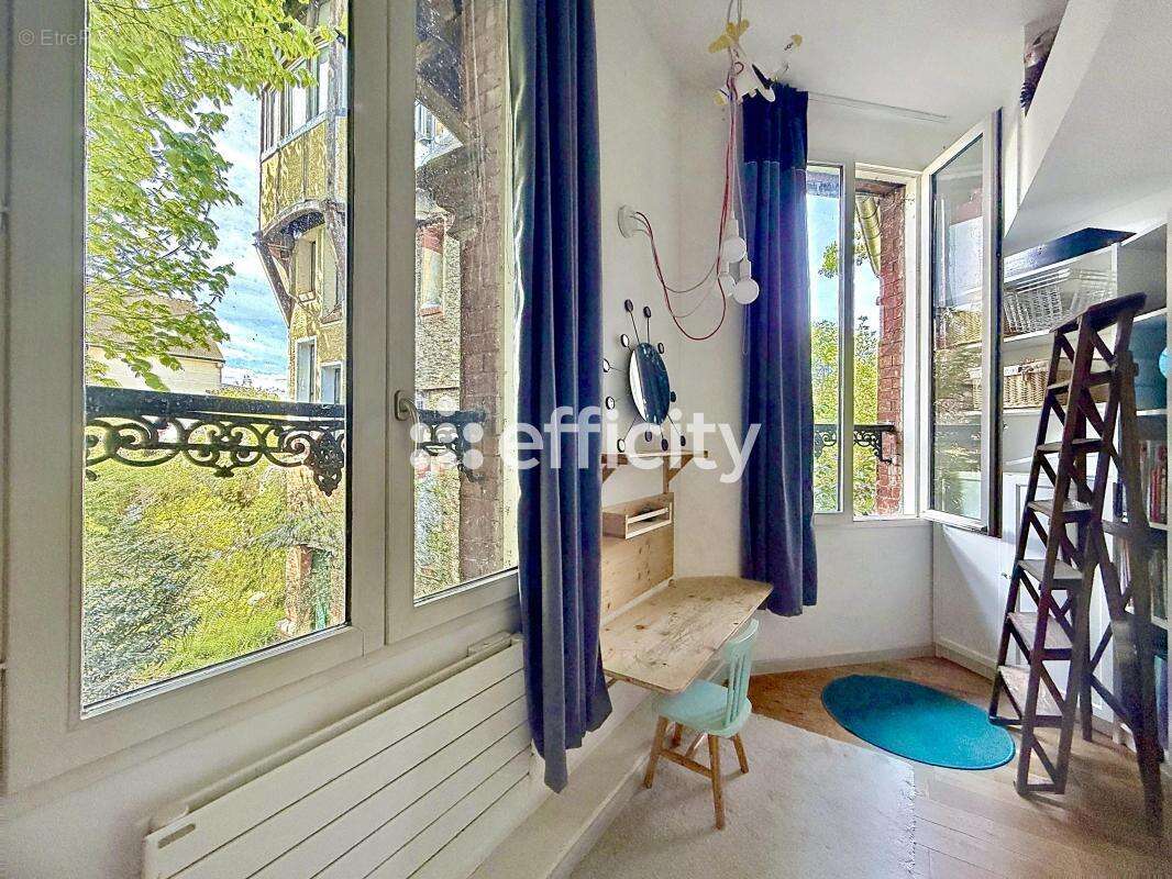 Maison à ISSY-LES-MOULINEAUX