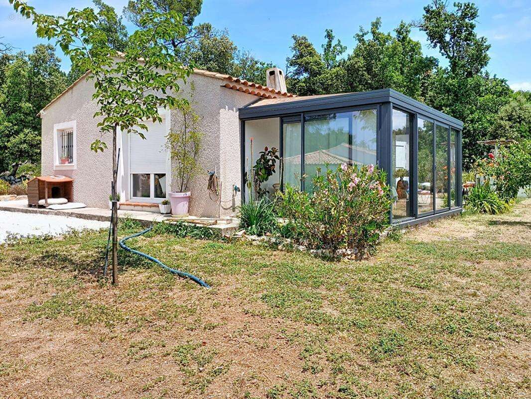 Maison T5 de 108 m2 sur 1705m² de terrain au calme - Camps La Source - photo 17