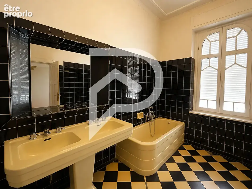 Maison de caractère 9 pièces 322 m² au centre ville de Sarrebourg. - photo 16