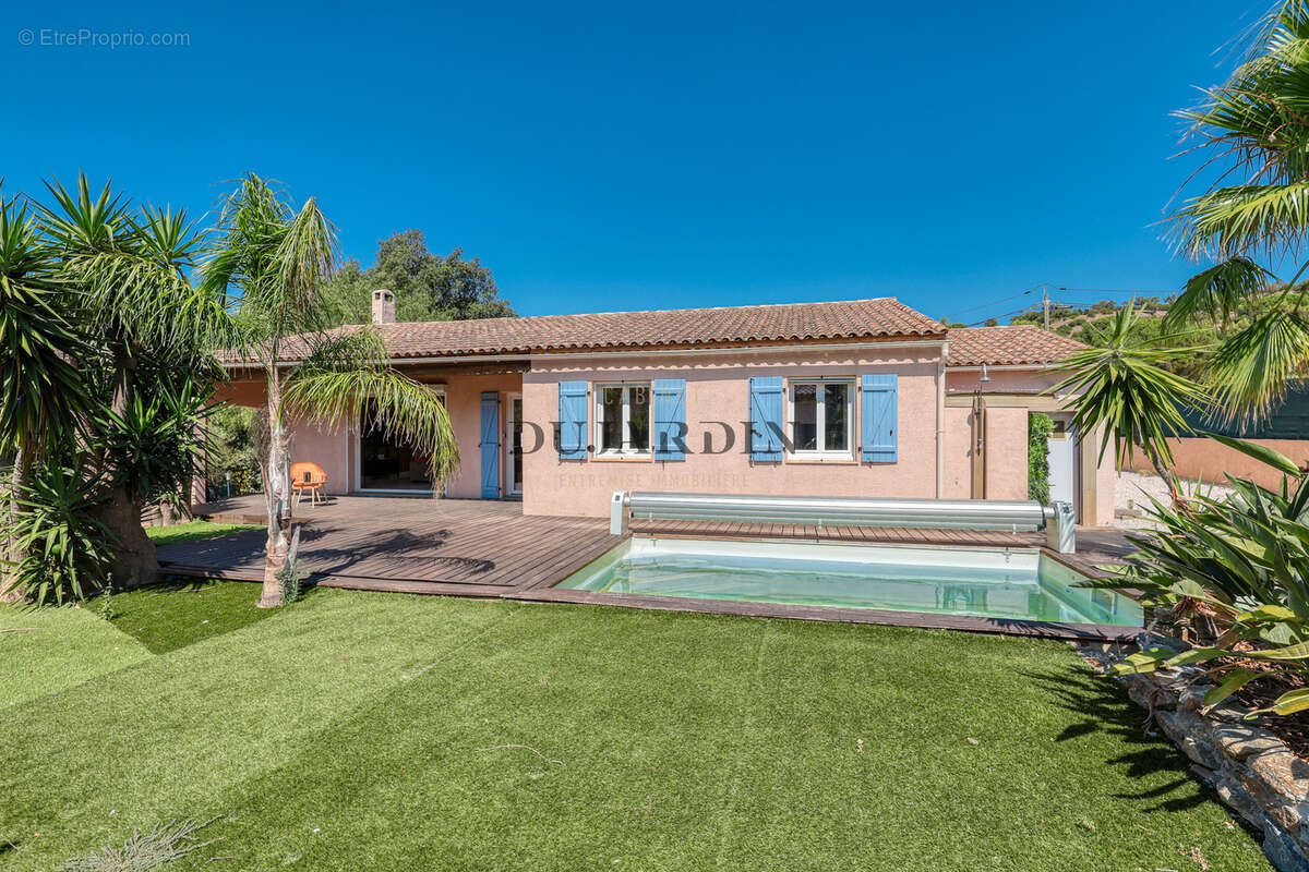 Maison à BORMES-LES-MIMOSAS