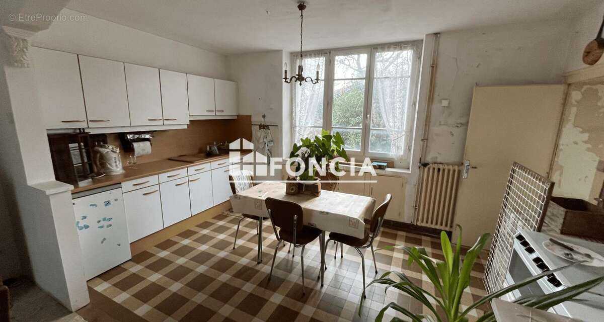 Maison à TUFFE