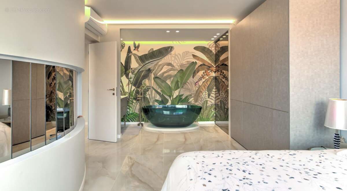 Appartement à ROQUEBRUNE-CAP-MARTIN