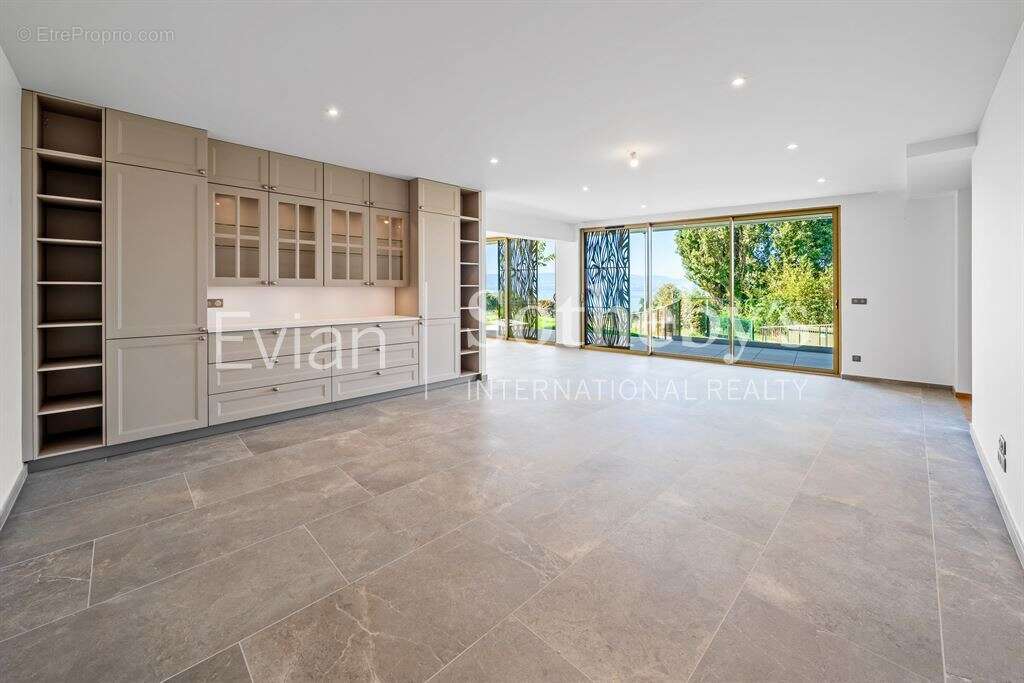 Appartement à EVIAN-LES-BAINS