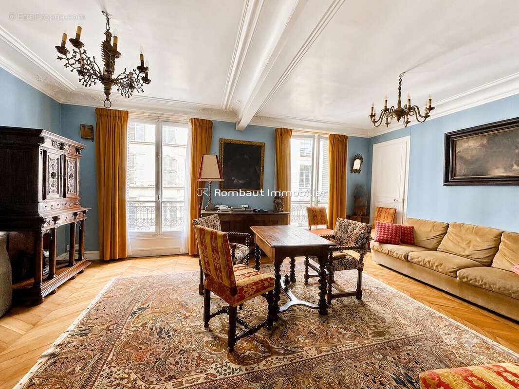 Appartement à PARIS-4E